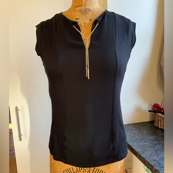 MICHAEL Michael Kors Tops - Michael Kors split neck chain tie top., XS